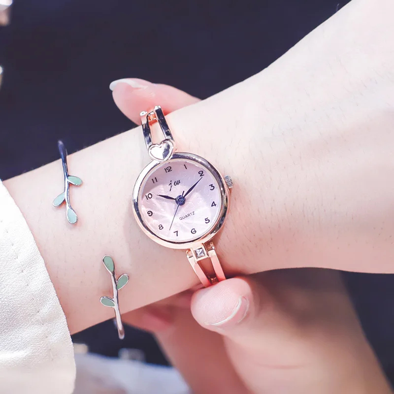 Exquisite Luxury Gold Silver Diamond Women's Casual Watches Delicate Slim Women Brangle Wristwatch Female Dress Bracelets Watch
Exquisite Luxury Gold Silver Diamond Women's Casual Watches Delicate Slim Women Brangle Wristwatch Female Dress Bracelets Watch