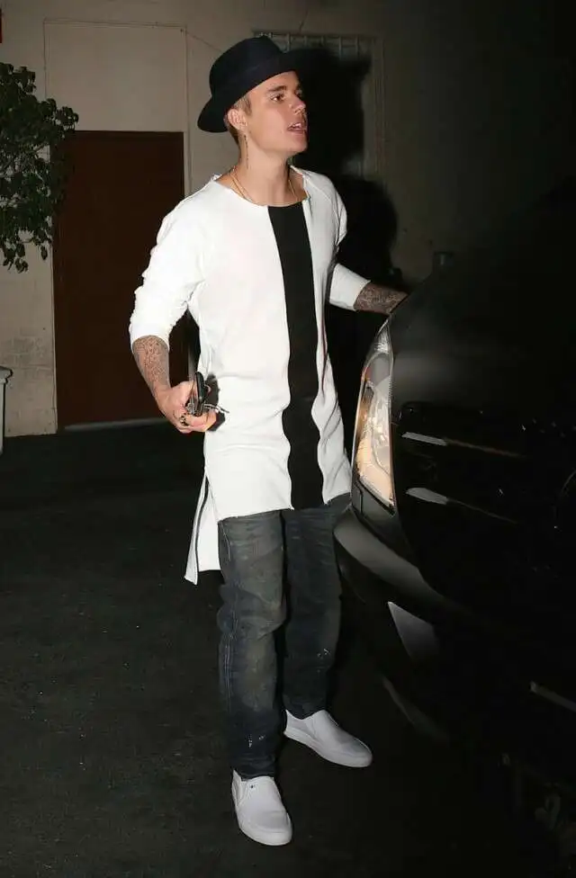 XS-3XL ! 2017 New men's clothing clothes Star Justin Bieber Persian style long T-shirt plus size singer costumes
XS-3XL ! 2017 New men's clothing clothes Star Justin Bieber Persian style long T-shirt plus size singer costumes