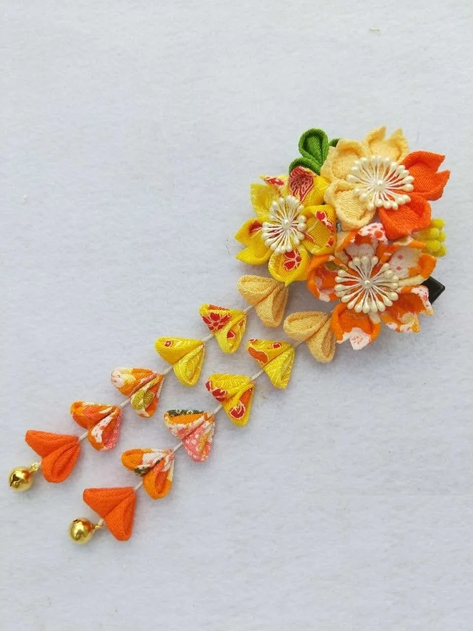 Japanese style vintage handmade cloth Flower yellow bell tassel Hairpin hair Kimono accessories firkete /Horquilla
Japanese style vintage handmade cloth Flower yellow bell tassel Hairpin hair Kimono accessories firkete /Horquilla