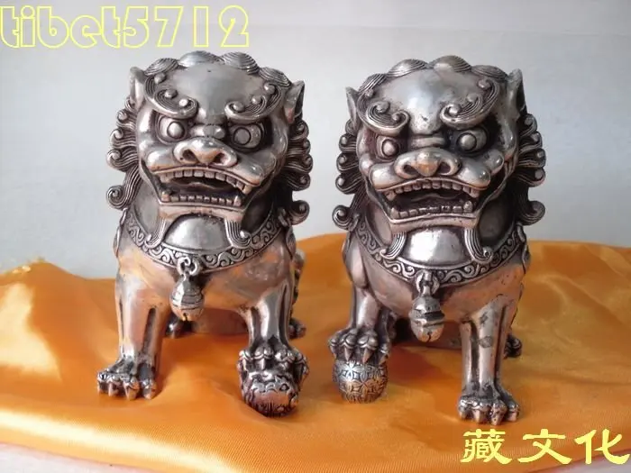 13 cm tall CHINA COLLECTIBLES ANTIQUE IMITATION coated silver pair foo dog lion statue wedding copper Decoration real Brass
13 cm tall CHINA COLLECTIBLES ANTIQUE IMITATION coated silver pair foo dog lion statue wedding copper Decoration real Brass