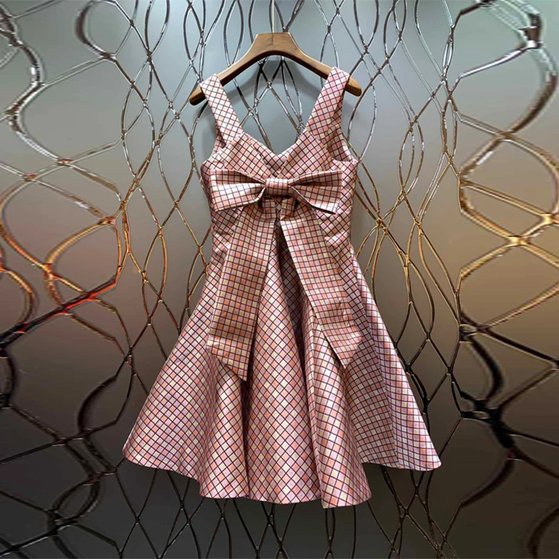 2019 Summer Runway Dress Women Sexy V Neck Bow Plaid Mini Dresses Female Ruffles Party Holiday Dress Vestido
2019 Summer Runway Dress Women Sexy V Neck Bow Plaid Mini Dresses Female Ruffles Party Holiday Dress Vestido