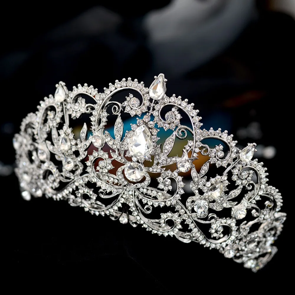 European and American hollowed-out water drill head crowns bride wedding ornaments headdress hair comb birthday princess big cro
European and American hollowed-out water drill head crowns bride wedding ornaments headdress hair comb birthday princess big cro