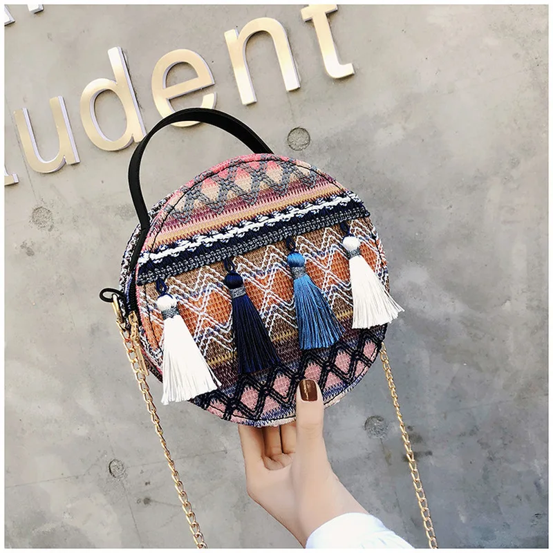 Women Messenger Bag 2019 Spring New Fashion Fringe Small Round Handbag National Style Shoulder Tassel Female Retro Crossbody Bag
Women Messenger Bag 2019 Spring New Fashion Fringe Small Round Handbag National Style Shoulder Tassel Female Retro Crossbody Bag