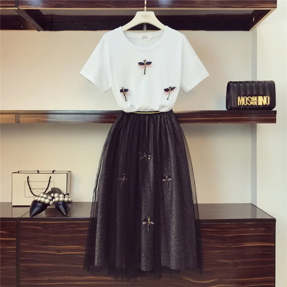 Women Tees Gauze Skirts 2 Pieces Sets:Plus Size 5XL Beading 3D Dragonfly Cotton T-Shirts+Mesh Elastic Midi Skirts Big Size Set
Women Tees Gauze Skirts 2 Pieces Sets:Plus Size 5XL Beading 3D Dragonfly Cotton T-Shirts+Mesh Elastic Midi Skirts Big Size Set