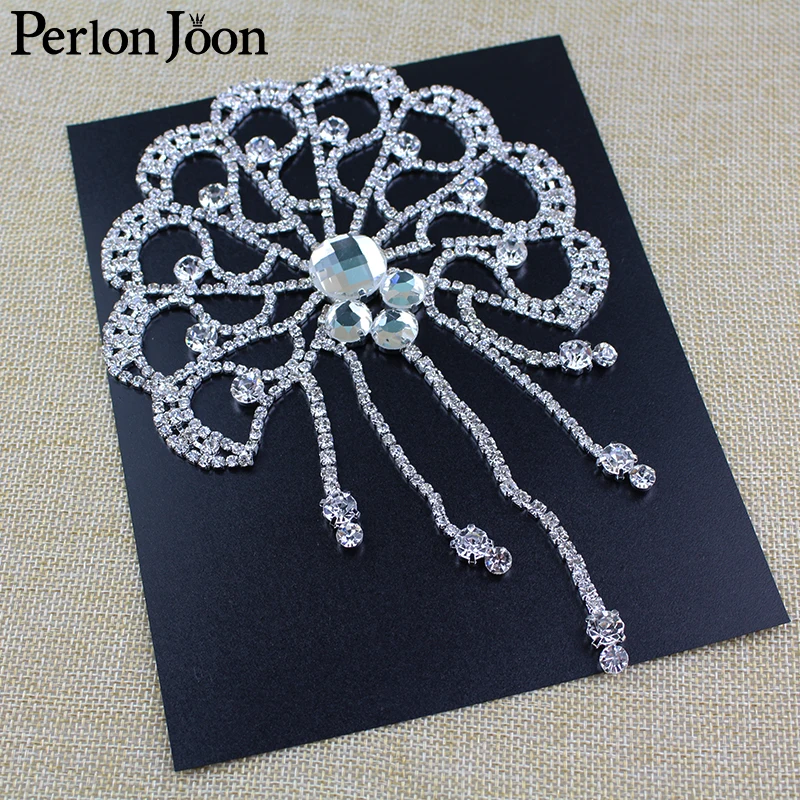 2PCS 5.3*8.16 inch Peacock Crystal Tassel Patch Rhinestone Epaulets Applique Sewing in Bridal Wedding Dresses Accessorie YH X032
2PCS 5.3*8.16 inch Peacock Crystal Tassel Patch Rhinestone Epaulets Applique Sewing in Bridal Wedding Dresses Accessorie YH X032