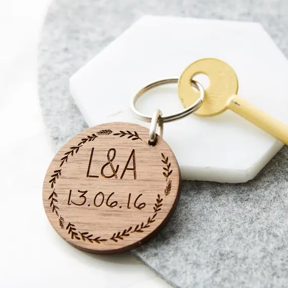 Personalised Wooden Wedding Keyring wreath with initial and date for wedding gift
Personalised Wooden Wedding Keyring wreath with initial and date for wedding gift
