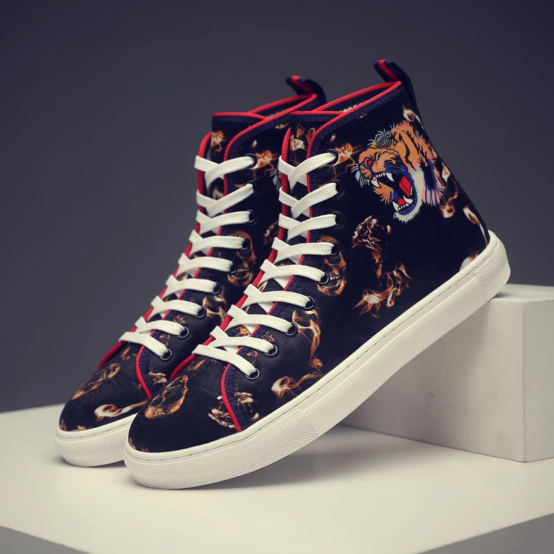 Hip Hop Street Fashion Men Casual Shoes Luxury Brand Sneakers High Top Male Walking Shoes Rubber Bottom Breathable Shoes 25D50
Hip Hop Street Fashion Men Casual Shoes Luxury Brand Sneakers High Top Male Walking Shoes Rubber Bottom Breathable Shoes 25D50