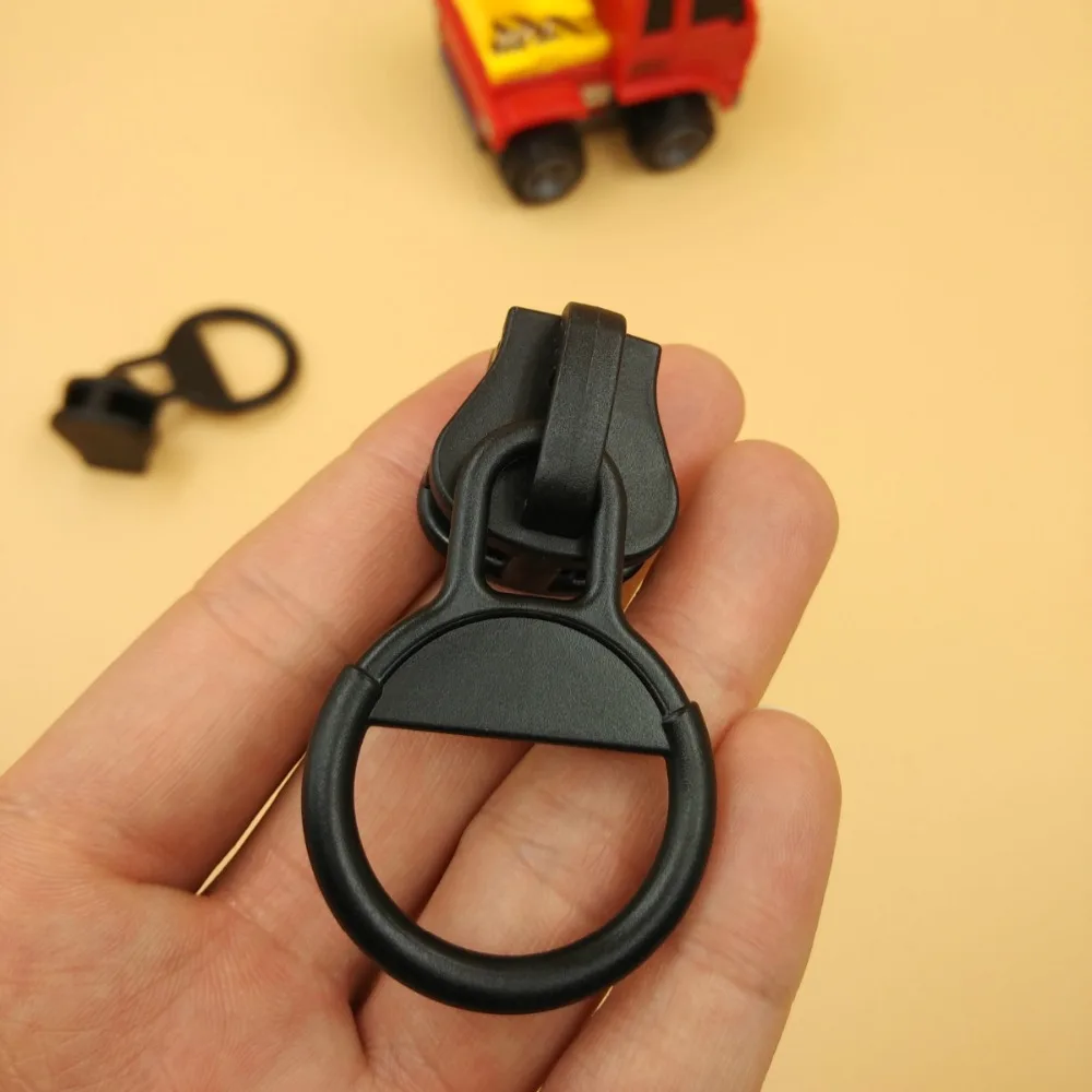 Free Shipping #20 Black Plastic Slider For Resin Zipper 4pcs DIY Repair Handmade Fix Zipper For Bags Jacket Clothes Accessories
Free Shipping #20 Black Plastic Slider For Resin Zipper 4pcs DIY Repair Handmade Fix Zipper For Bags Jacket Clothes Accessories