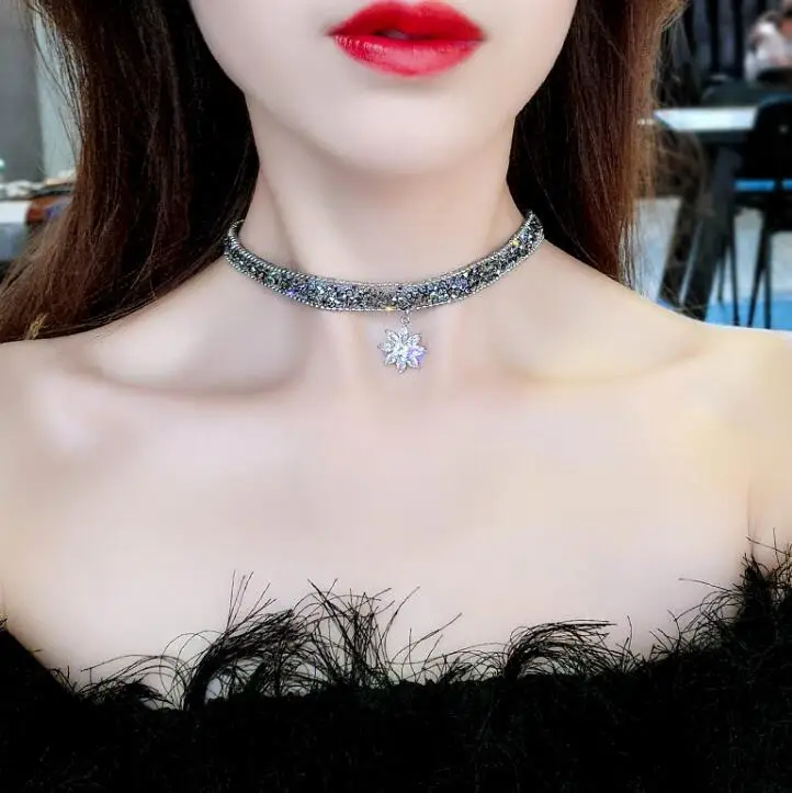 Gothic Victorian Crystal Tassel Tattoo Choker Necklace Black Lace Choker Collar Vintage Women Wedding Jewelry
Gothic Victorian Crystal Tassel Tattoo Choker Necklace Black Lace Choker Collar Vintage Women Wedding Jewelry