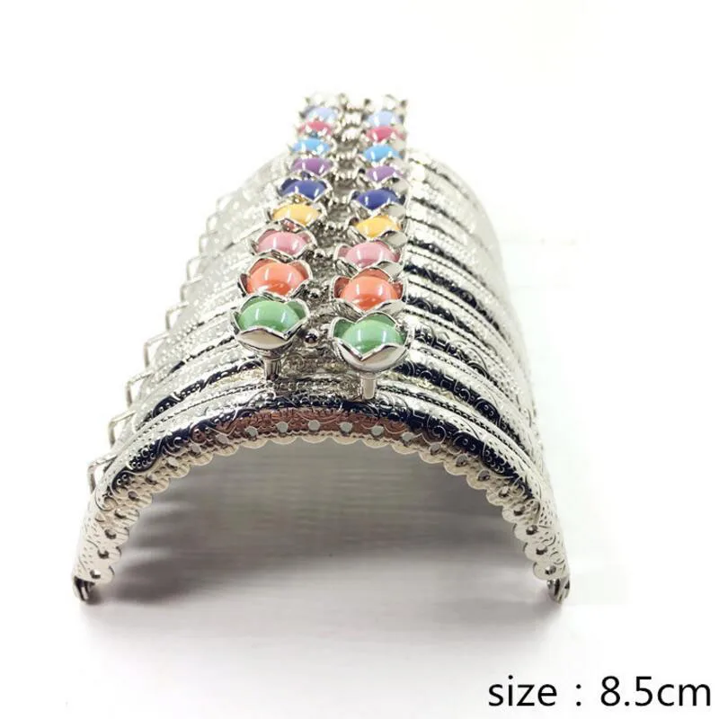 20pcs/10pcs 8.5CM Lotus head Bag Kiss Clasp silver semicircle Metal Coining Pattern Purse Frame DIY Bag Sewing Accessories AU519
20pcs/10pcs 8.5CM Lotus head Bag Kiss Clasp silver semicircle Metal Coining Pattern Purse Frame DIY Bag Sewing Accessories AU519
