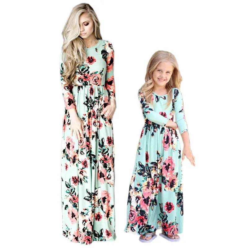 4 Color Mother daughter dresses Casual Short sleeve mommy and me clothes Floral Print family matching clothes saias mama
4 Color Mother daughter dresses Casual Short sleeve mommy and me clothes Floral Print family matching clothes saias mama