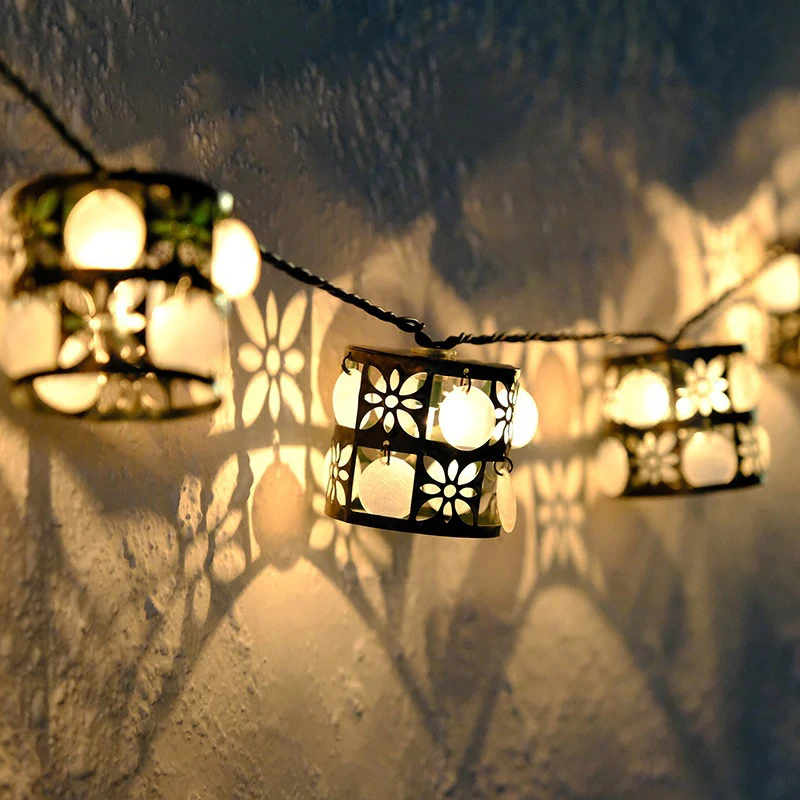 Led Fairy String Garland LED Light Outdoor Christmas LED Steel Retro Lantern AC 220V New Year Garland Gerlyand Decoration Light
Led Fairy String Garland LED Light Outdoor Christmas LED Steel Retro Lantern AC 220V New Year Garland Gerlyand Decoration Light