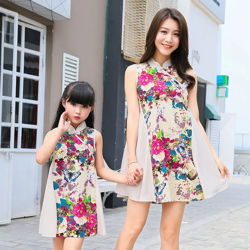 Vintage Style Summer Clothes for Mom and Daughter 2018 New Ethnic Print Cheongsam Fashion Dress Baby and Mom Matching Dresses
Vintage Style Summer Clothes for Mom and Daughter 2018 New Ethnic Print Cheongsam Fashion Dress Baby and Mom Matching Dresses