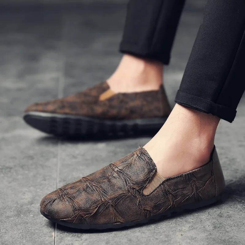 Men's spring new men's small shoes set foot lazy shoes Korean version of the trend of social youth casual shoes
Men's spring new men's small shoes set foot lazy shoes Korean version of the trend of social youth casual shoes