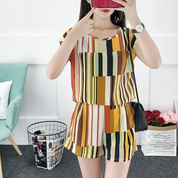 Plus Size Chiffon Shorts Suit 2 Piece Set Women Colorful Striped Top and Pant Suit Summer Clothes Outfit
Plus Size Chiffon Shorts Suit 2 Piece Set Women Colorful Striped Top and Pant Suit Summer Clothes Outfit