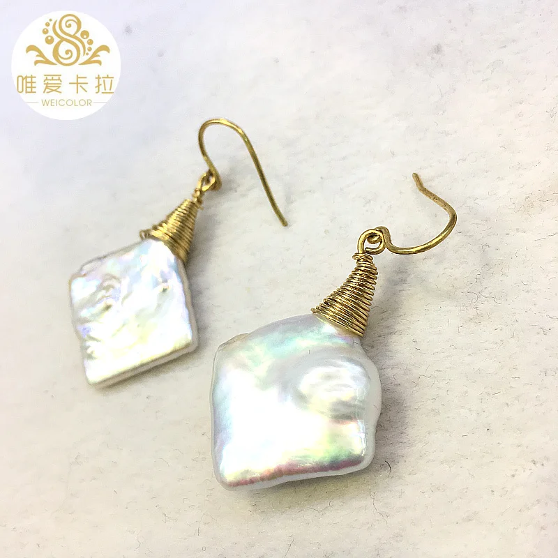 WEICOLOR Square Shaped White Natural Pearl Earring Hook Jewelry With Light Gold Color Metal Not Easy to Lose Color.
WEICOLOR Square Shaped White Natural Pearl Earring Hook Jewelry With Light Gold Color Metal Not Easy to Lose Color.