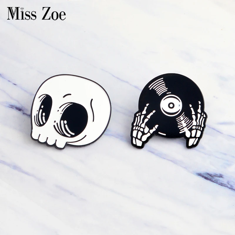 Miss Zoe Skeleton Record Hands Pin DJ Hands Brooch Denim Jacket Pin hat Buckle Shirt Badge Dark Punk jewelry Gift for friends
Miss Zoe Skeleton Record Hands Pin DJ Hands Brooch Denim Jacket Pin hat Buckle Shirt Badge Dark Punk jewelry Gift for friends