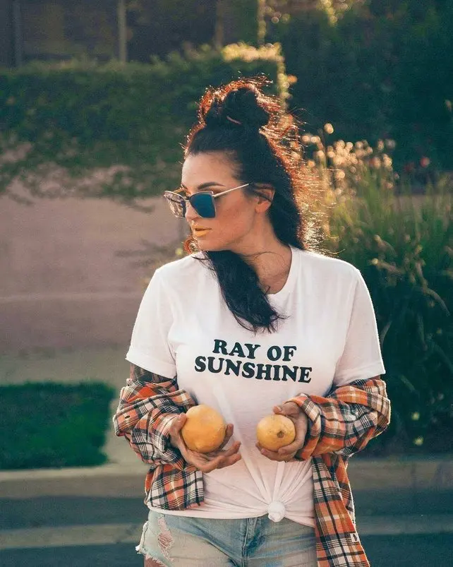 Футболка Sugarbaby Ray of Sunshine Vibes, модная повседневная футболка с коротким рукавом
Футболка Sugarbaby Ray of Sunshine Vibes, модная повседневная футболка с коротким рукавом