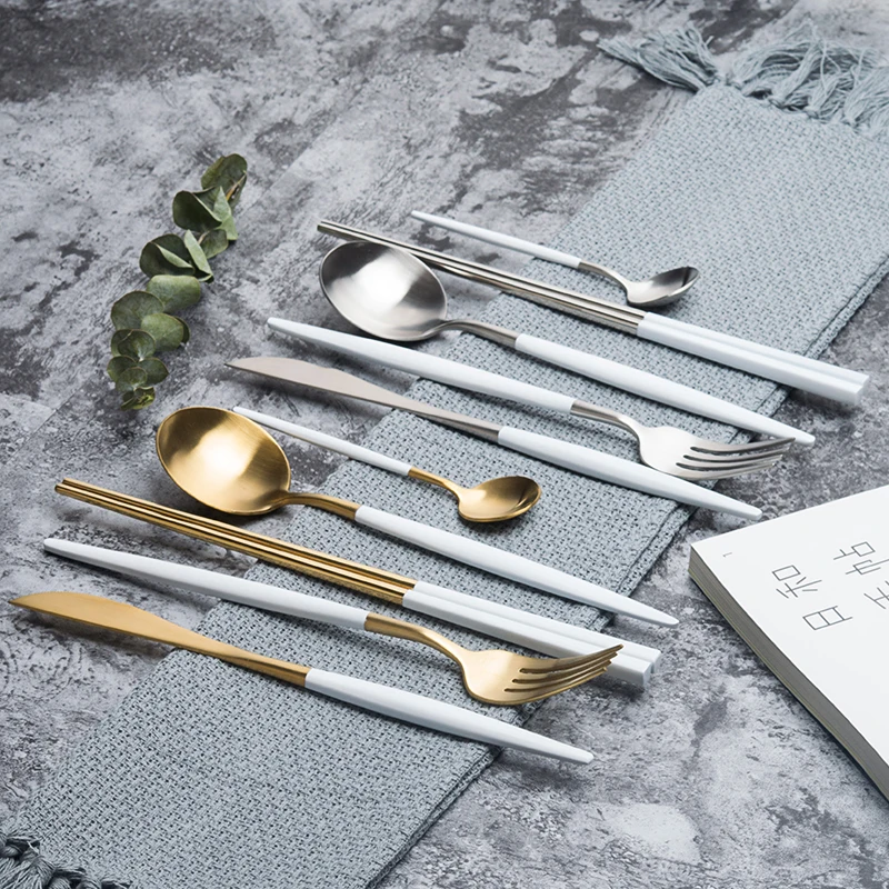 30pcs KuBac Hommi Quality Stainless Steel Knife Fork Party Dinnerware Set Gold White Silver Cutlery Set Drop Shipping
30pcs KuBac Hommi Quality Stainless Steel Knife Fork Party Dinnerware Set Gold White Silver Cutlery Set Drop Shipping