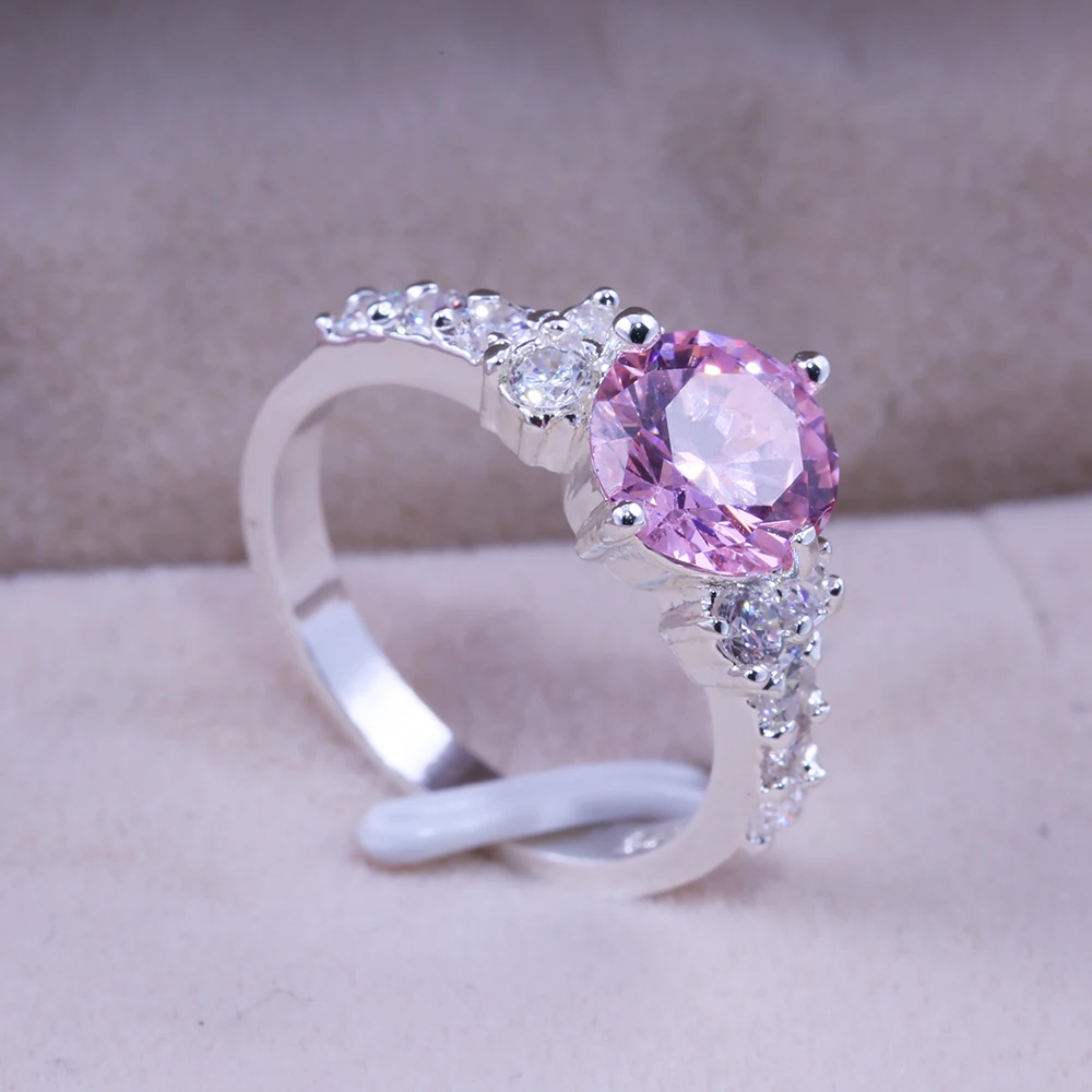 HUITAN Classic Wedding Engagement Ring For Women Solitare Clear Purple Pink Center Stone Anniversary Gift For Female Trendy Ring
HUITAN Classic Wedding Engagement Ring For Women Solitare Clear Purple Pink Center Stone Anniversary Gift For Female Trendy Ring