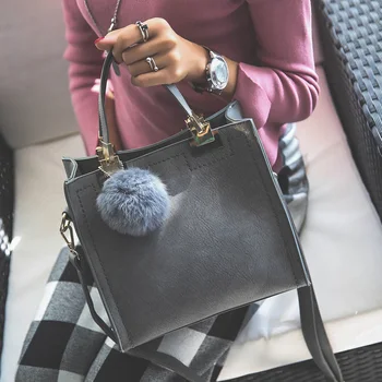 Female crossbody bags for women New fashion luxury shoulder bag women handbags travel bags designer Fur Ball frosted bag
Female crossbody bags for women New fashion luxury shoulder bag women handbags travel bags designer Fur Ball frosted bag