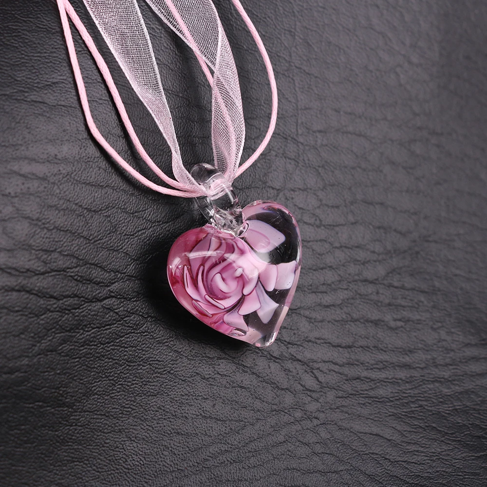 1 pc New Design Murano Glass Heart Pendant Handmade Pink Dried Flower Necklace kettingen voor vrouwen
1 pc New Design Murano Glass Heart Pendant Handmade Pink Dried Flower Necklace kettingen voor vrouwen