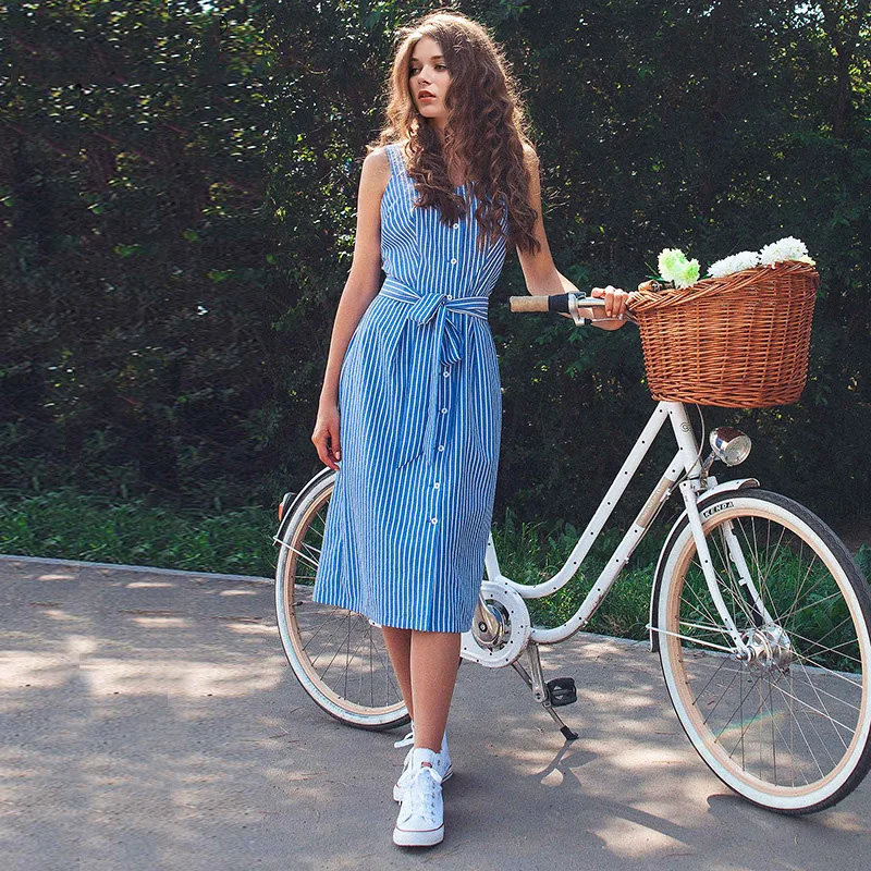 Blue Striped Bow Bandage Dress 2019 Summer Sexy Sleeveless Strap Shirt Dress Single-Breasted Elegant Women Party Dress Vestidos
Blue Striped Bow Bandage Dress 2019 Summer Sexy Sleeveless Strap Shirt Dress Single-Breasted Elegant Women Party Dress Vestidos