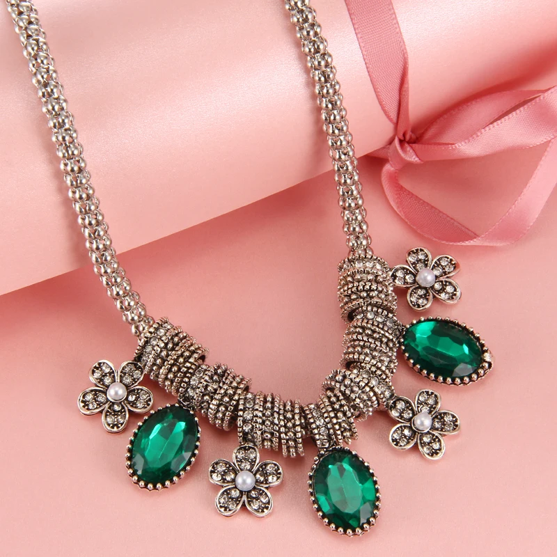 elegant green rhinestone crystal choker necklaces for women lover gifts popcorn chain metal necklaces & pendants for her
elegant green rhinestone crystal choker necklaces for women lover gifts popcorn chain metal necklaces & pendants for her