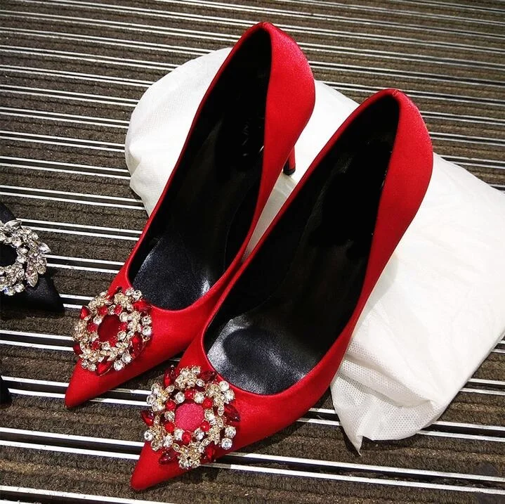 Sexy Red High Heel Pumps Pointed Toe Crystal Embellished Women Pumps Slip-on Thin Heels Satin Ladies Wedding Dress Shoes
Sexy Red High Heel Pumps Pointed Toe Crystal Embellished Women Pumps Slip-on Thin Heels Satin Ladies Wedding Dress Shoes