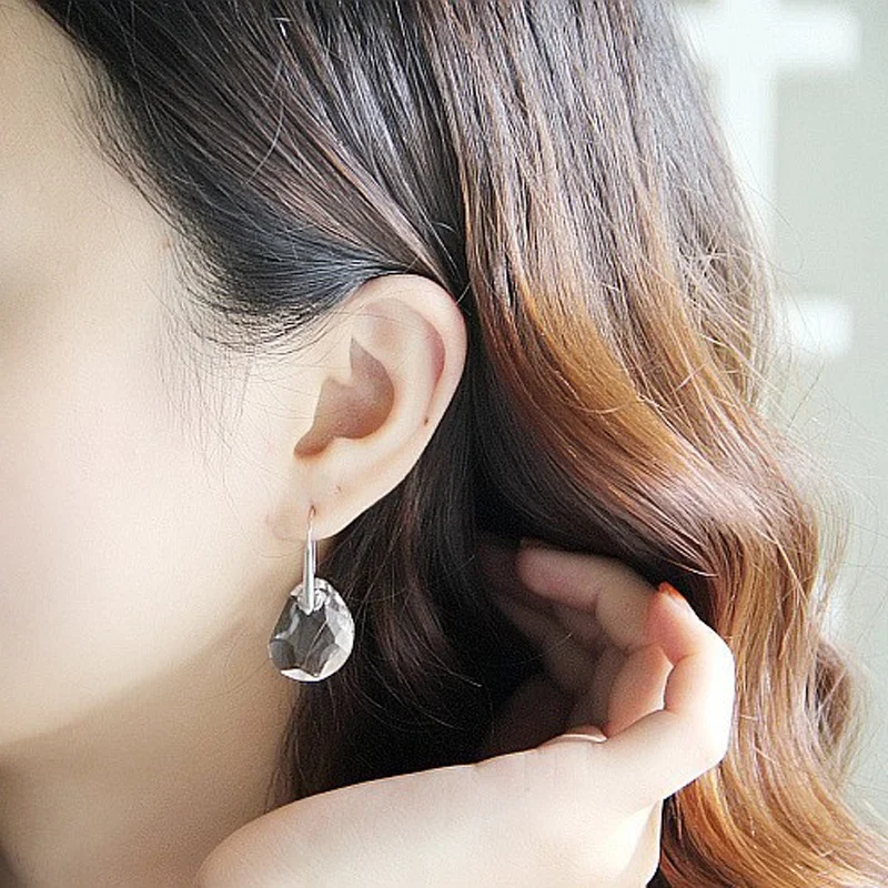 1 Pair Elegant Transparent Drop Earrings Fashion High Quality White Crystal Earring Party Club Jewelry Accessories
1 Pair Elegant Transparent Drop Earrings Fashion High Quality White Crystal Earring Party Club Jewelry Accessories