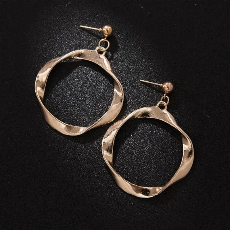 Ufavoirte Metal gold colour irregular Drop Dangle Earrings For Women Geometric Wedding Party Vintage Earring Female Bohemian
Ufavoirte Metal gold colour irregular Drop Dangle Earrings For Women Geometric Wedding Party Vintage Earring Female Bohemian