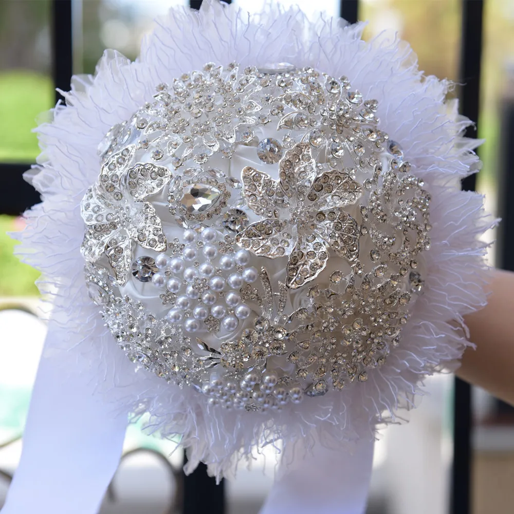 2018 Elegant Customized Bling Pearl And Crystal Wedding Bouquets Bridal Rose Flowers Artificial White Bride Brooch Bouquet 74
2018 Elegant Customized Bling Pearl And Crystal Wedding Bouquets Bridal Rose Flowers Artificial White Bride Brooch Bouquet 74