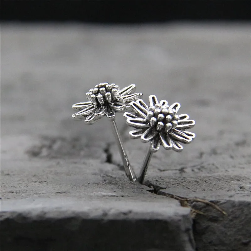 Cute Daisy Vintage 925 Sterling Silver Mini Flower Stud Earrings for Women Girl Bridesmaid Best Gift
Cute Daisy Vintage 925 Sterling Silver Mini Flower Stud Earrings for Women Girl Bridesmaid Best Gift