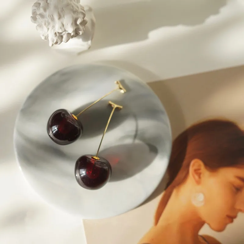 Dominated new 2019 fashion temperament contracted Resin cherry personality long Women Drop earrings joker Jewelry
Dominated new 2019 fashion temperament contracted Resin cherry personality long Women Drop earrings joker Jewelry