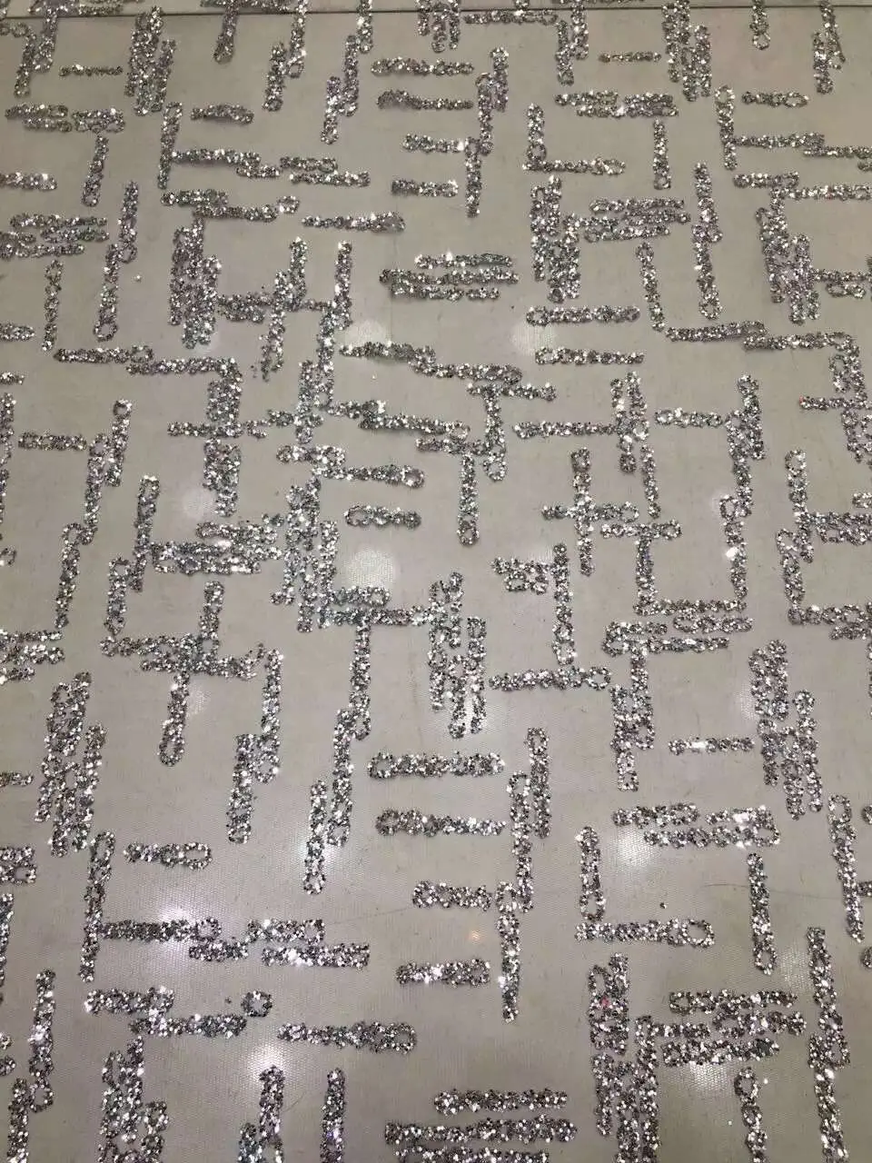 Silver India tulle fabric hand print glitter sparkle white mesh french lace fabric for wedding/ night club dress 5yards/lot
Silver India tulle fabric hand print glitter sparkle white mesh french lace fabric for wedding/ night club dress 5yards/lot