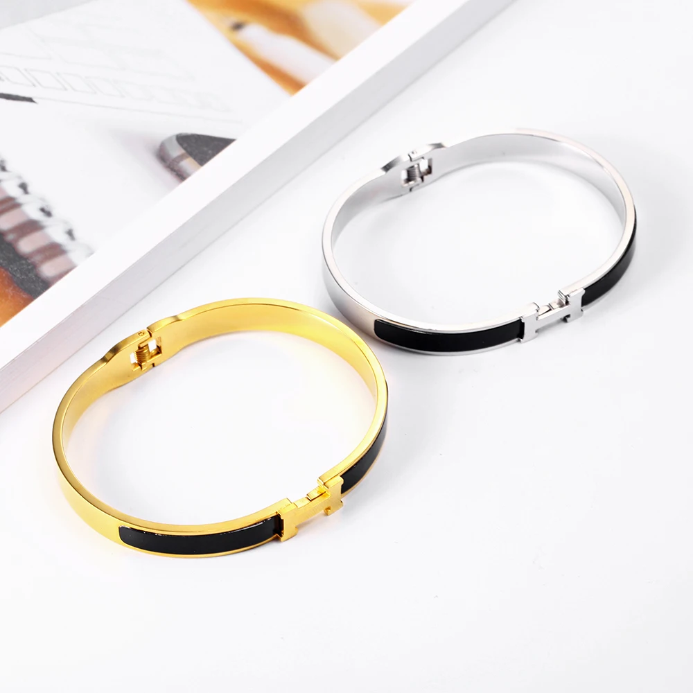 OUFEI Charm Bracelets Bangles Stainless Steel Jewelry Woman Vogue 2019 Jewelry Accessories Love Bracelet Shell Mass Effect
OUFEI Charm Bracelets Bangles Stainless Steel Jewelry Woman Vogue 2019 Jewelry Accessories Love Bracelet Shell Mass Effect