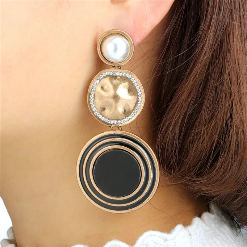 1 Pair Black Metal Pearl Earrings Pendant Long Alloy Earrings Big Statement Earrings for Women Female Fashion Jewelry
1 Pair Black Metal Pearl Earrings Pendant Long Alloy Earrings Big Statement Earrings for Women Female Fashion Jewelry