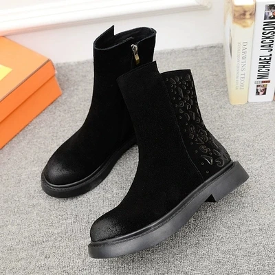 Women boots 2018 autumn and winter new women's shoes retro round head flat matte leather tube carved Martin boots zipper boots
Women boots 2018 autumn and winter new women's shoes retro round head flat matte leather tube carved Martin boots zipper boots