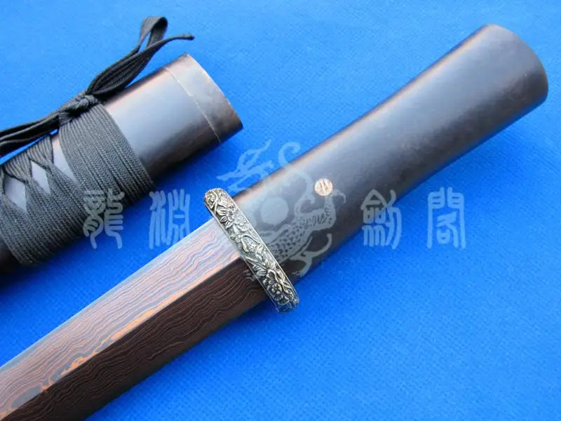 S4342 BLACK EBONY BLOOD RUST RED DAMASCUS PATTERN WELDED STEEL SWORD KNIFE 15"
S4342 BLACK EBONY BLOOD RUST RED DAMASCUS PATTERN WELDED STEEL SWORD KNIFE 15"