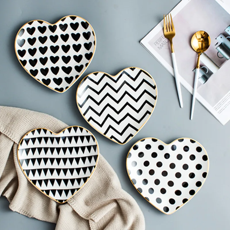 20cm Heart Shaped Ceramic Tableware Breakfast Plate Love Heart Dish Bowl Couple Plate Creative Dessert Plates
20cm Heart Shaped Ceramic Tableware Breakfast Plate Love Heart Dish Bowl Couple Plate Creative Dessert Plates