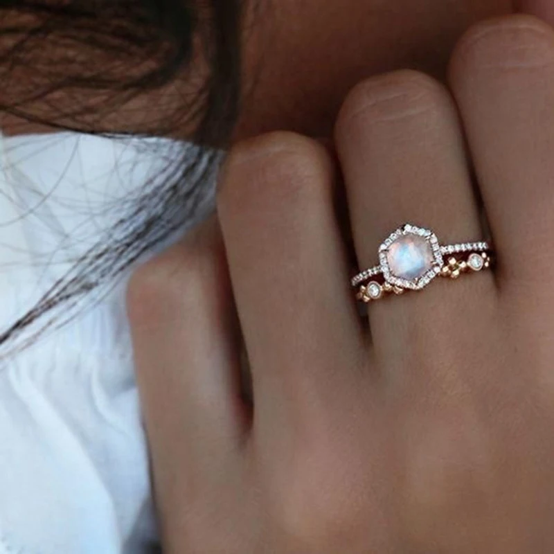 2pcs/Set Moonstone Ring For Women Rose Gold Engagement Ring Fashion Wedding Crystal Ring Delicated Bridal Jewelry
2pcs/Set Moonstone Ring For Women Rose Gold Engagement Ring Fashion Wedding Crystal Ring Delicated Bridal Jewelry