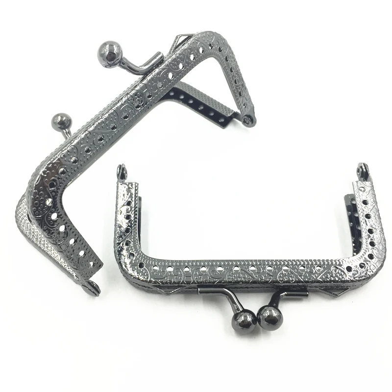 Gunmetal Tone Metal Purse Frame Handle Rectangle Pattern Simple Handbag Handle Round Head Kiss Clasp Luggage Accessories 8.5CM
Gunmetal Tone Metal Purse Frame Handle Rectangle Pattern Simple Handbag Handle Round Head Kiss Clasp Luggage Accessories 8.5CM