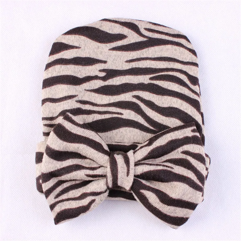 0-6M Baby knit hat Leopard & Dots & fashion Baby head cap Infant's newborn hat Spring and autumn baby boy and girl hat
0-6M Baby knit hat Leopard & Dots & fashion Baby head cap Infant's newborn hat Spring and autumn baby boy and girl hat