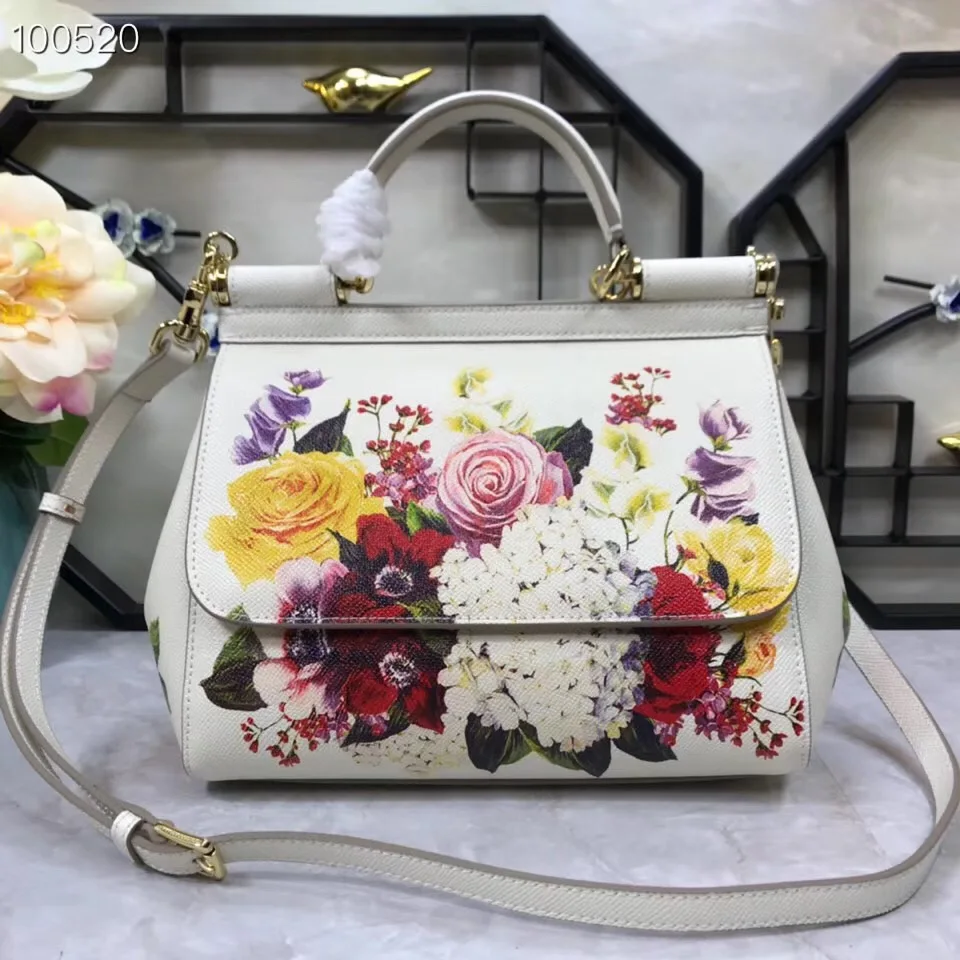 Colour Printing 2019 New Hydrangeal Ball Printing Cowhide Pack with Diamond Crystal Stereo Flower Handbag
Colour Printing 2019 New Hydrangeal Ball Printing Cowhide Pack with Diamond Crystal Stereo Flower Handbag