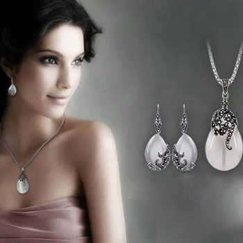 Retro Silver Fashion Opal Water Drop Flower Pendants Long Necklaces And Drop Earrings Jewelry Sets Women Vintage Style
Retro Silver Fashion Opal Water Drop Flower Pendants Long Necklaces And Drop Earrings Jewelry Sets Women Vintage Style