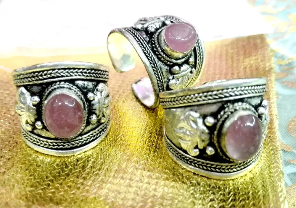 Excellent 10pcs/lot Old Tibet Silver Pink Crystal Ring Buddhism Nepal Ring Adjustable Free Shipping Party Unisex Gift
Excellent 10pcs/lot Old Tibet Silver Pink Crystal Ring Buddhism Nepal Ring Adjustable Free Shipping Party Unisex Gift