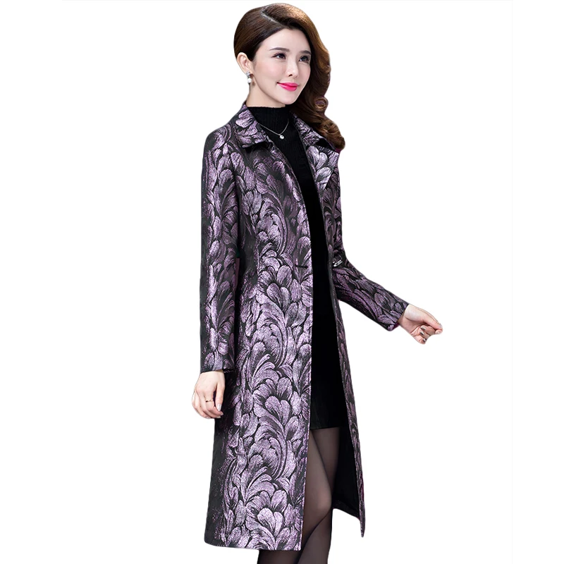 Spring new noble middle-aged women's Korean version of the slim slimming mother loaded long windbreaker jacket long coat
Spring new noble middle-aged women's Korean version of the slim slimming mother loaded long windbreaker jacket long coat