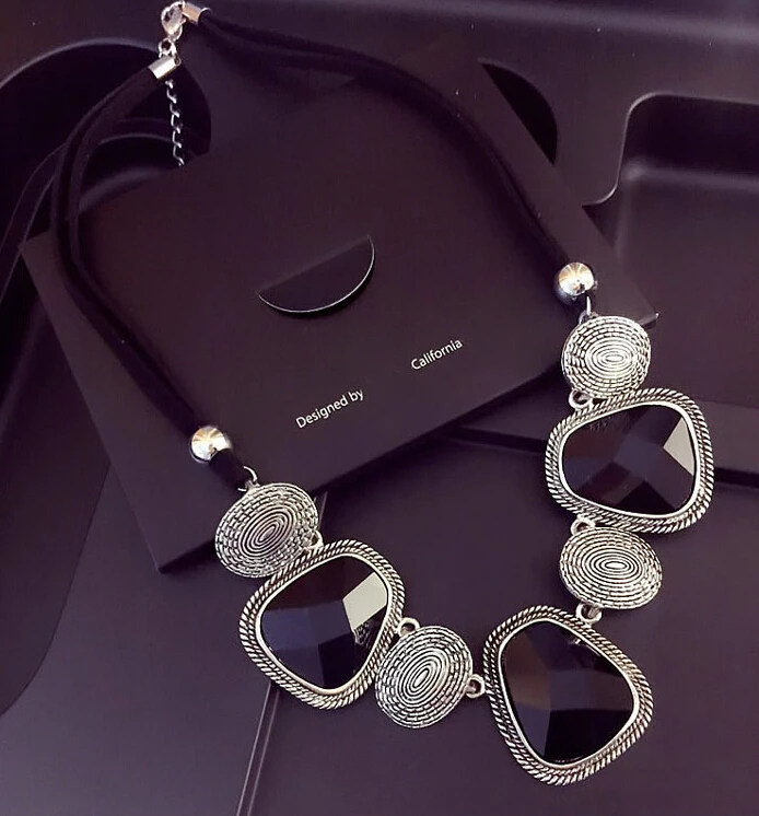 New 2016 SBY0943 Fashion Collars Chains Short Rinestone Collar Romantic Hot Sale Black Stone Leather necklace for women Jewelry
New 2016 SBY0943 Fashion Collars Chains Short Rinestone Collar Romantic Hot Sale Black Stone Leather necklace for women Jewelry