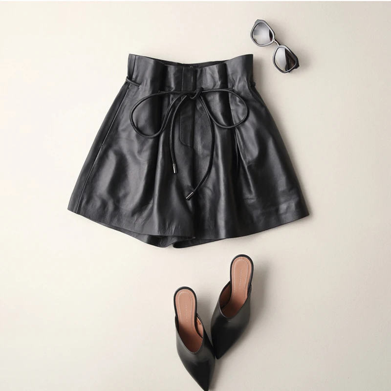 Svadilfari Wholesale 100% Real Genuine Leather Shorts New 2018 Full Winter Black Sheepskin Shorts Women Size M-2XL Free Shipping
Svadilfari Wholesale 100% Real Genuine Leather Shorts New 2018 Full Winter Black Sheepskin Shorts Women Size M-2XL Free Shipping