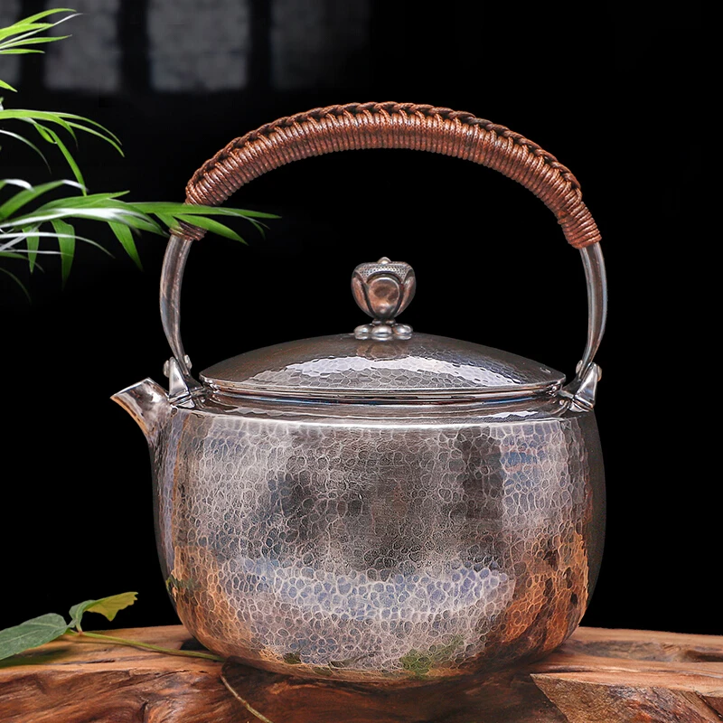 pure silver Kung Fu tea set, manual production pure silver 999 do old burn water kettle mention beam pot, office gift collection
pure silver Kung Fu tea set, manual production pure silver 999 do old burn water kettle mention beam pot, office gift collection